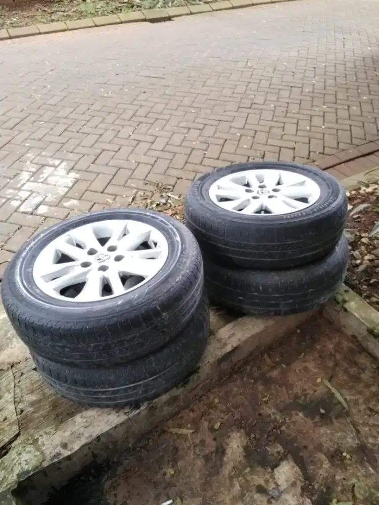 Velg R16 Oem Innova Reborn