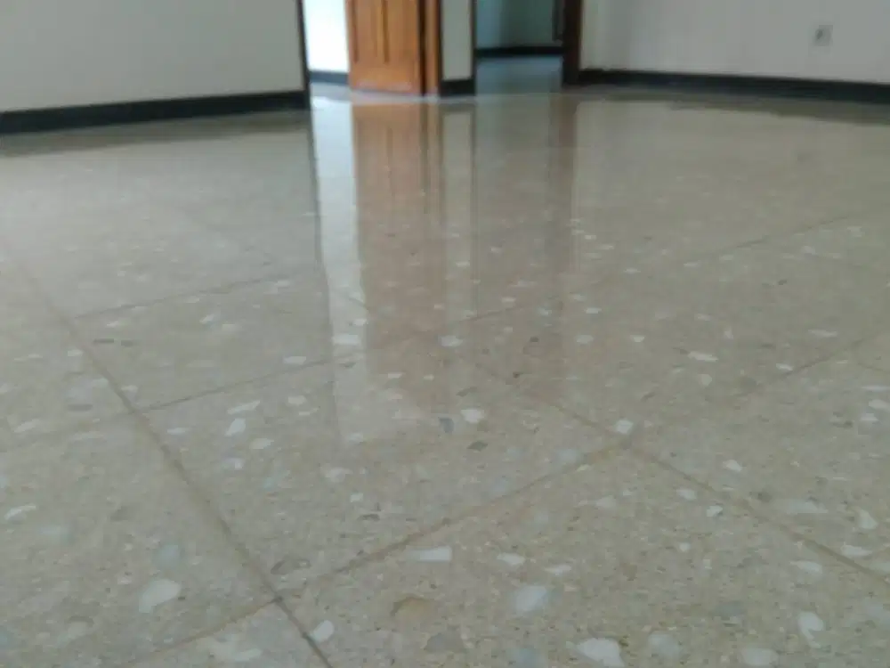 Butuh jasa poles marmer, teraso, granit, acian, atau tegel