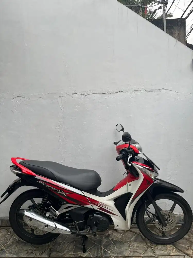 Supra X 125 2013 Helm In