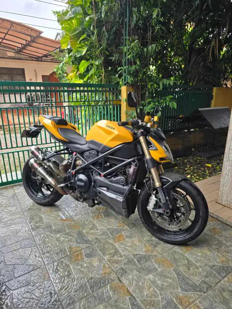 Ducati SF 848 2012 yellow