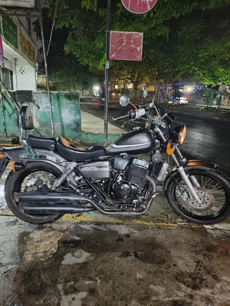 Motor benelli pategonian eagle 250CC Efi injeksi