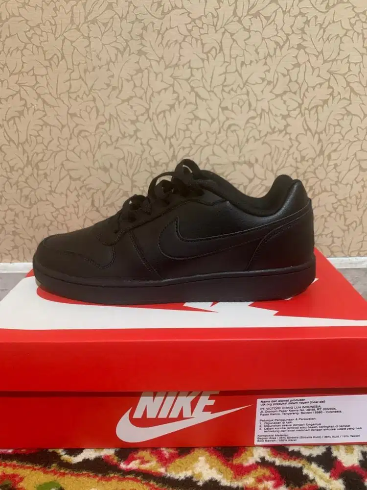 Sepatu NIKE ori kekecilan