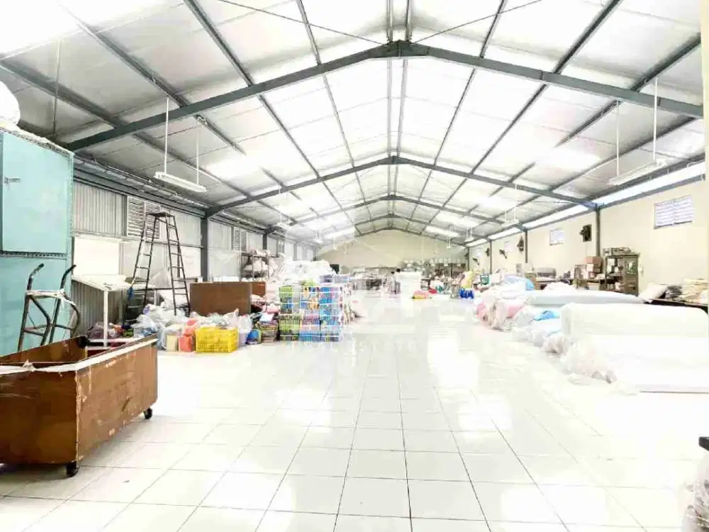 DISEWAKAN GUDANG 2 LANTAI LOKASI  STRATEGIS  DI MARUNDA CENTER