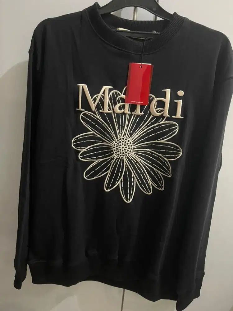 Sweater mardi hitam