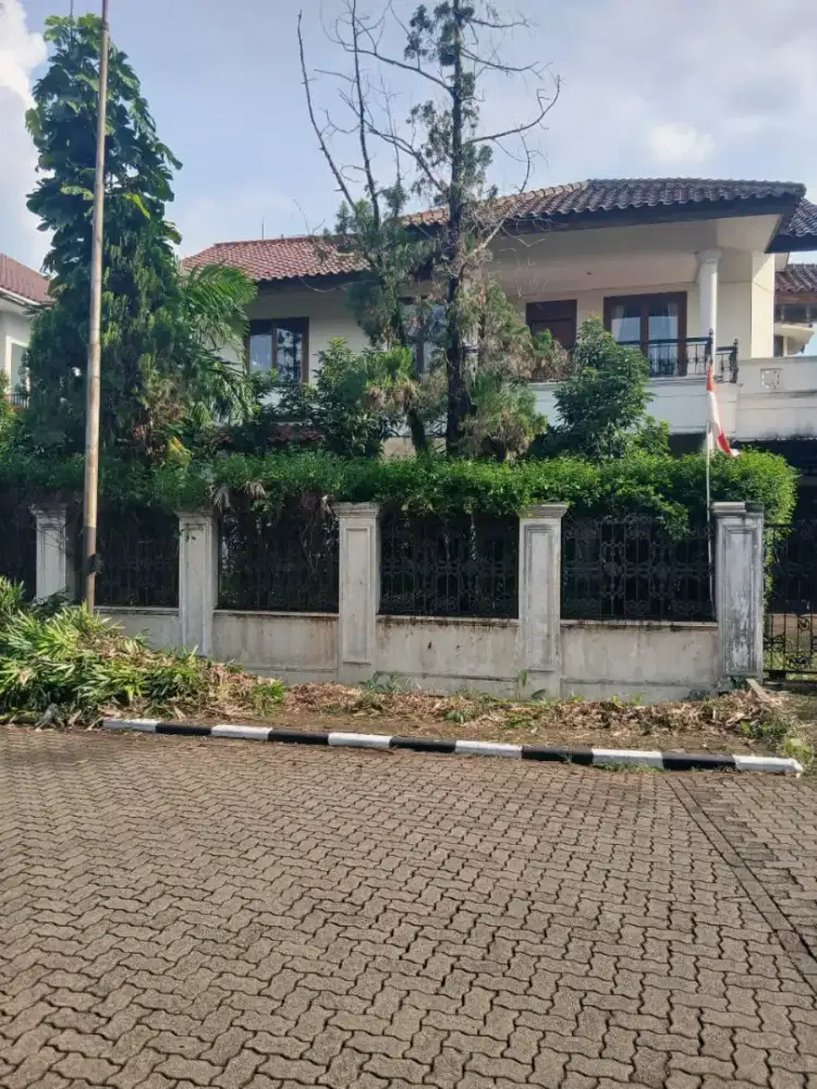Disewakan RUMAH SIAP HUNI KAWASAN NYAMAN DAN ASRI di Villa Cinere Mas