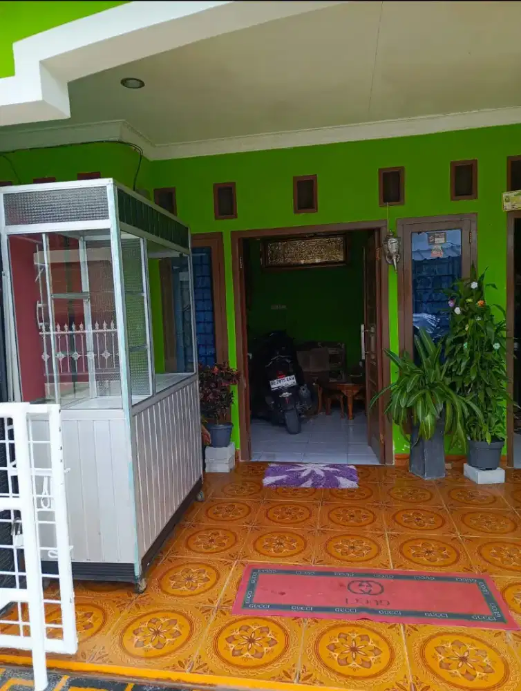 Dijual Etalase + Meja Bambu