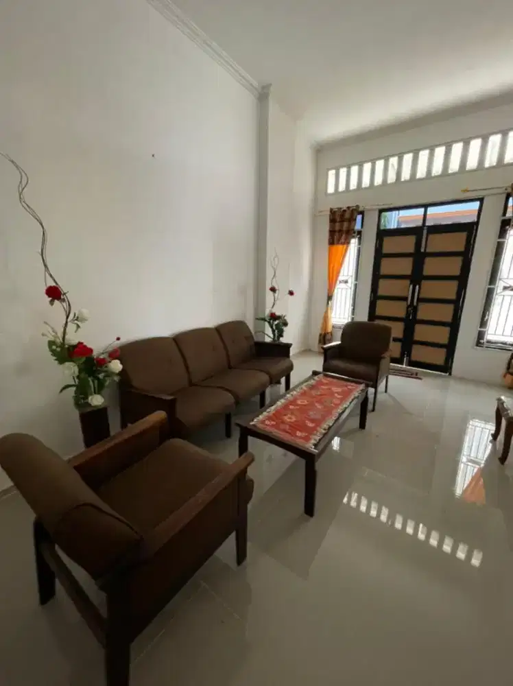 Disewakan rumah mewah full furnish lokasi strategis