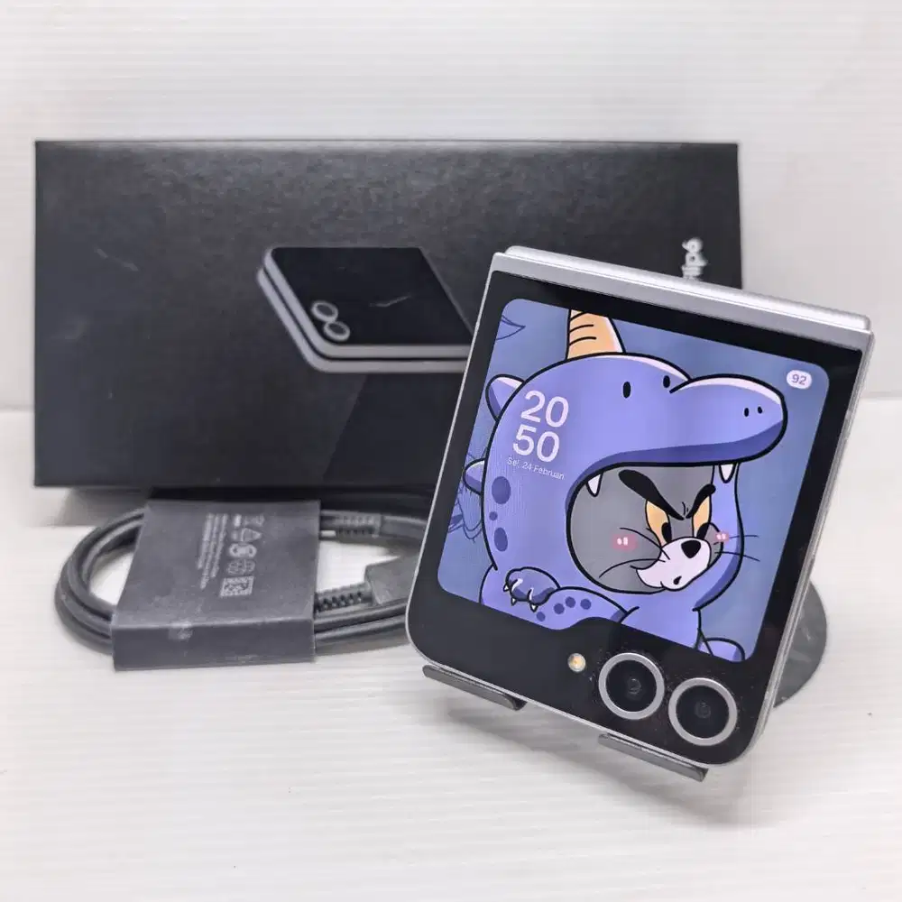 LIKE NEW 99.9% SAMSUNG GALAXY Z FLIP 6 SILVER FULLSET SEIN GARANSI