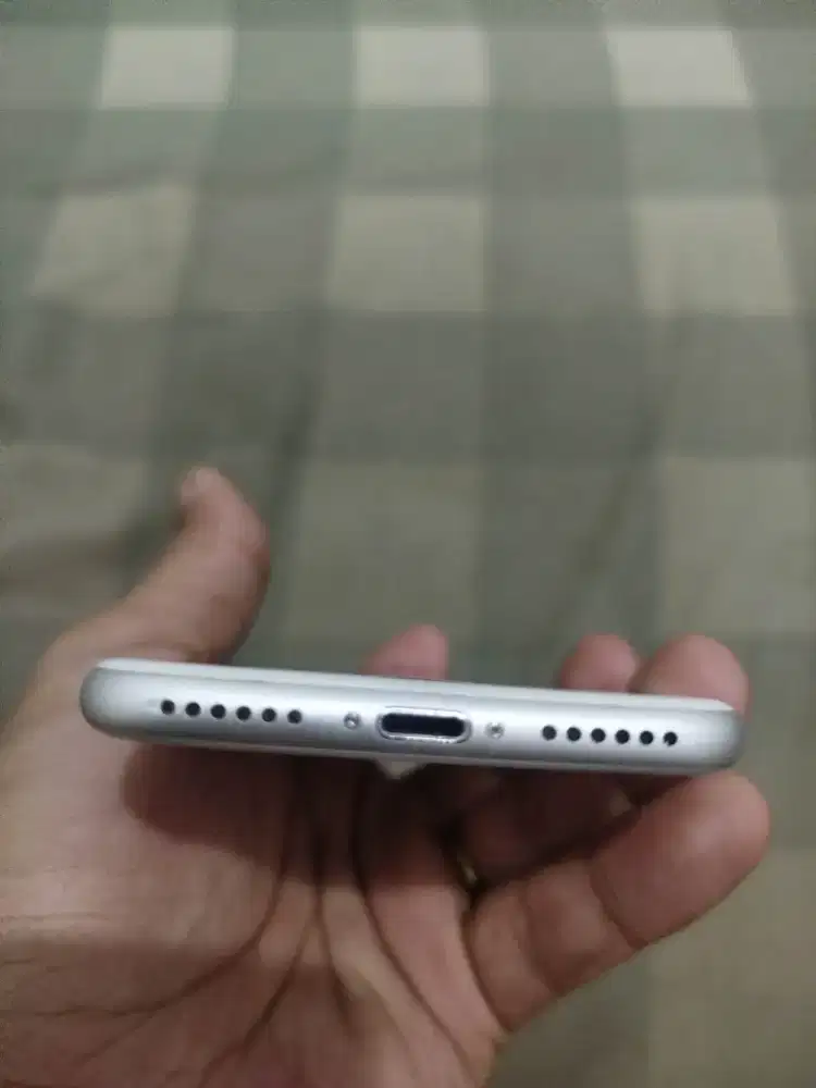 jual iphone 8 silver 64gb inter