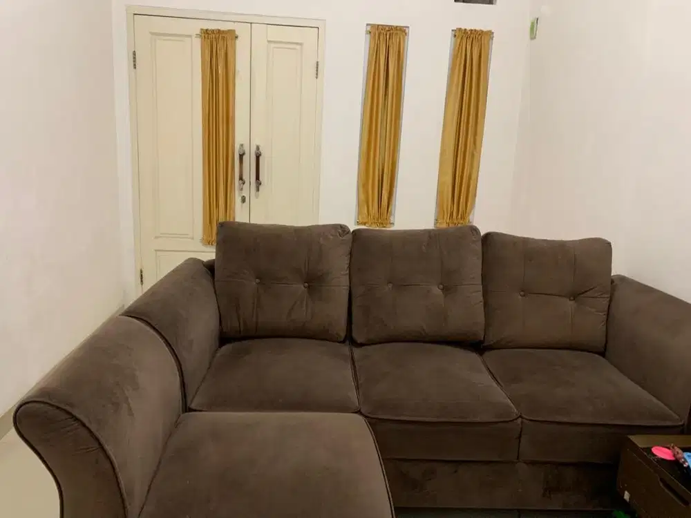 Sofa bentuk L putus