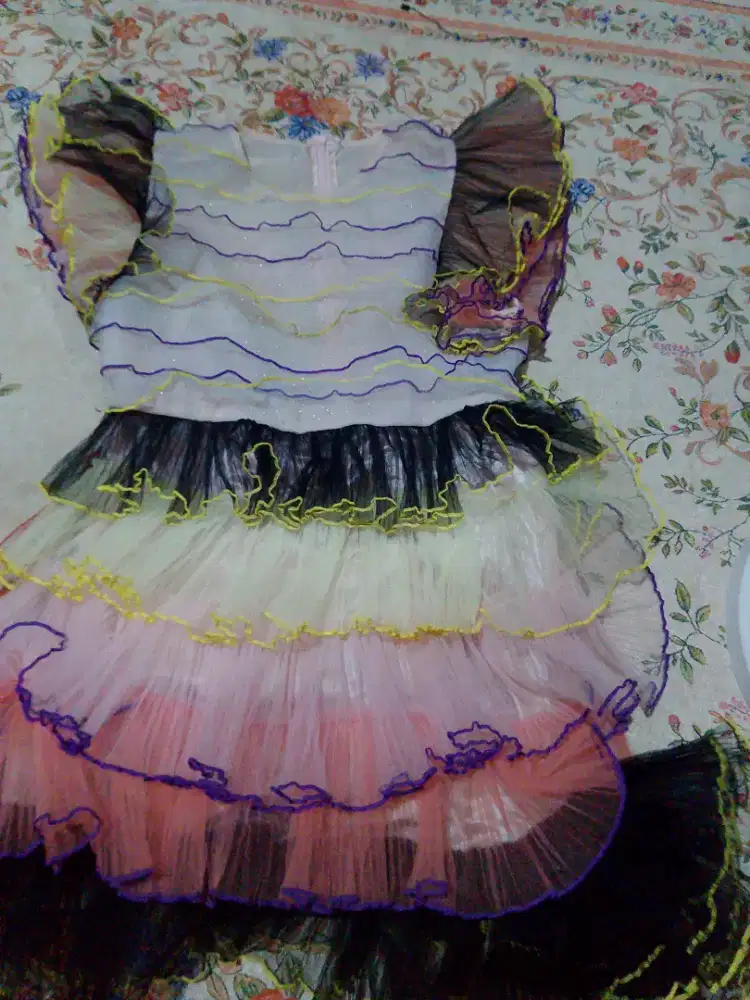 Baju pesta anak