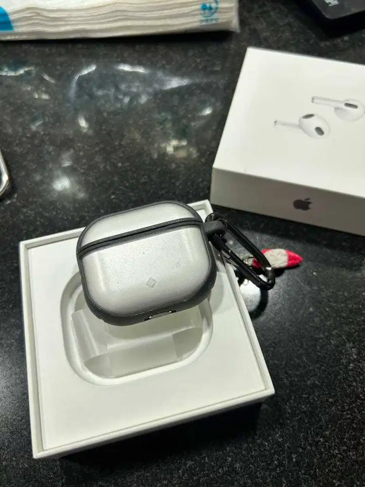 preloved apple AirPods Gen 3 Ori — Bekas Mulus + Box Lengkap + 1 Case