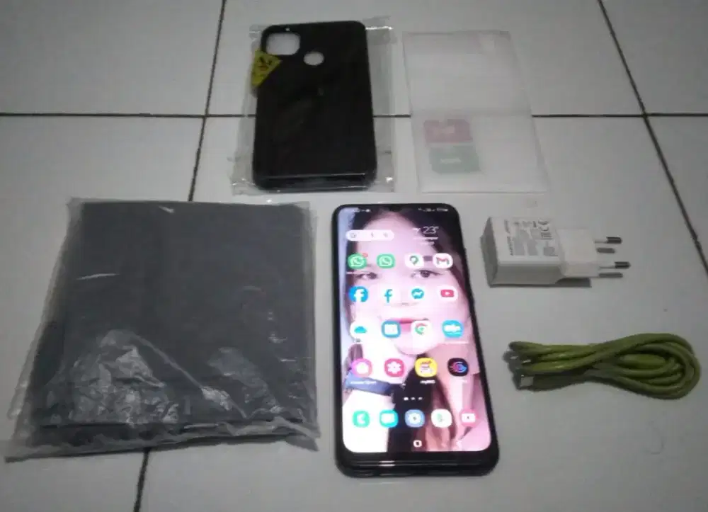 Samsung A02S ( 2023 )
Ram 8gb (4gb+4gb)
Rom 64gb
Black Edition