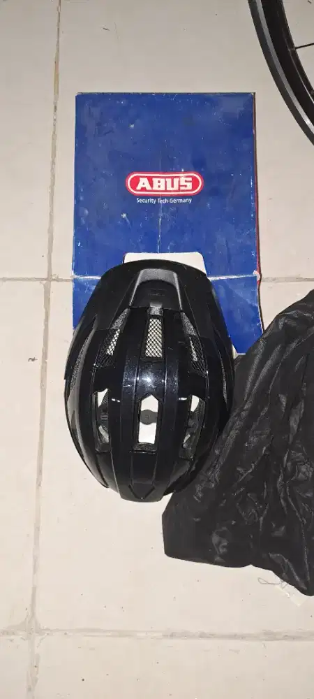 Helm Sepeda Abus