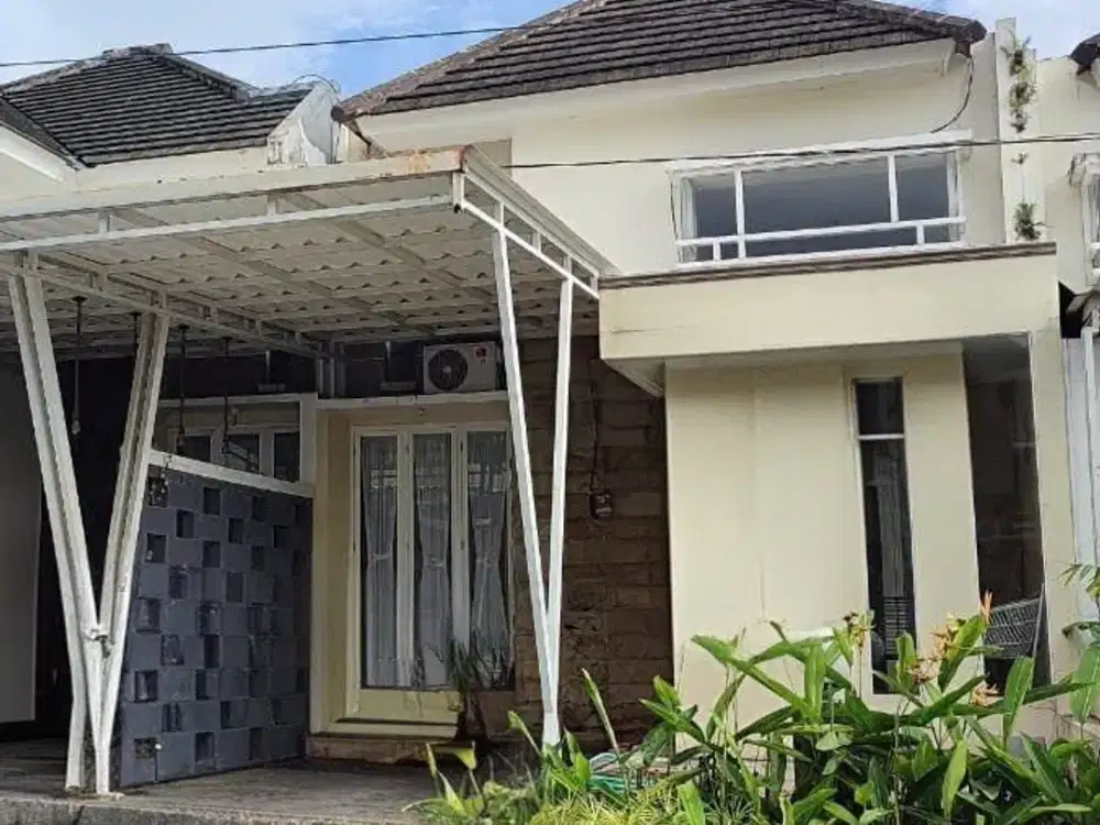 Dijual Rumah Villa Semi Furnish Plus Mezzanine di Junrejo Batu