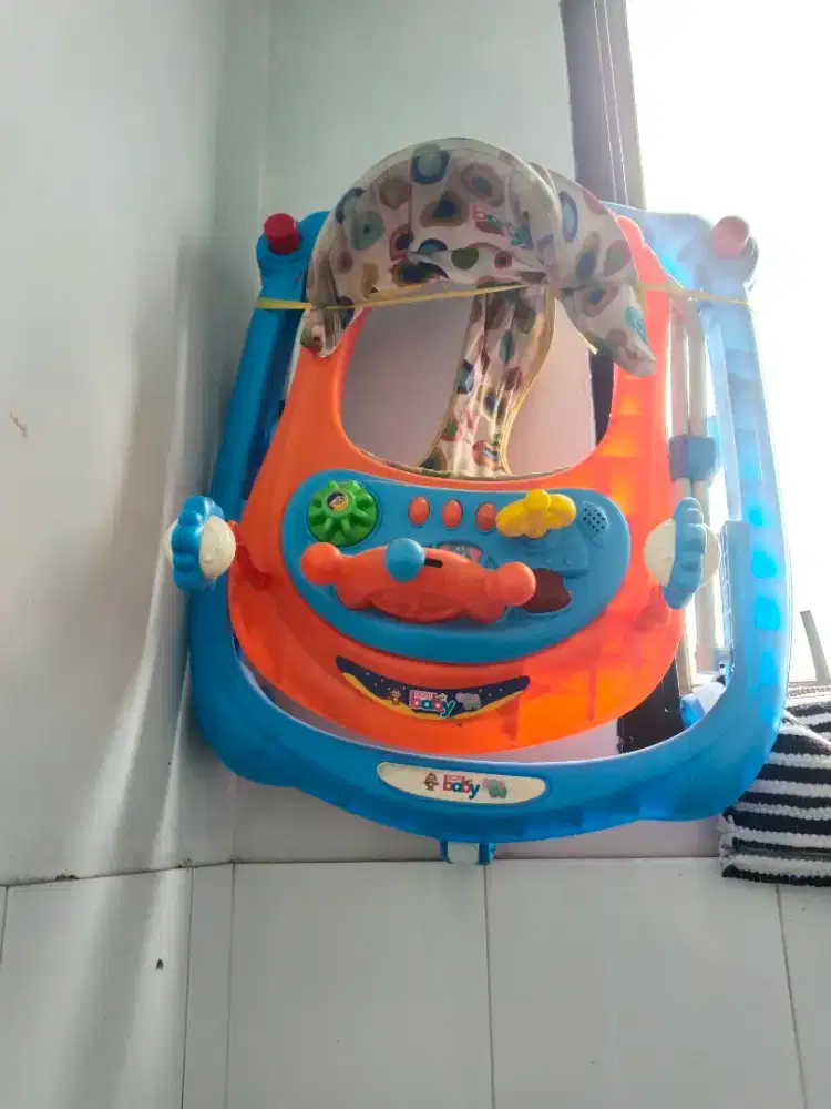 Baby walker untuk bayi