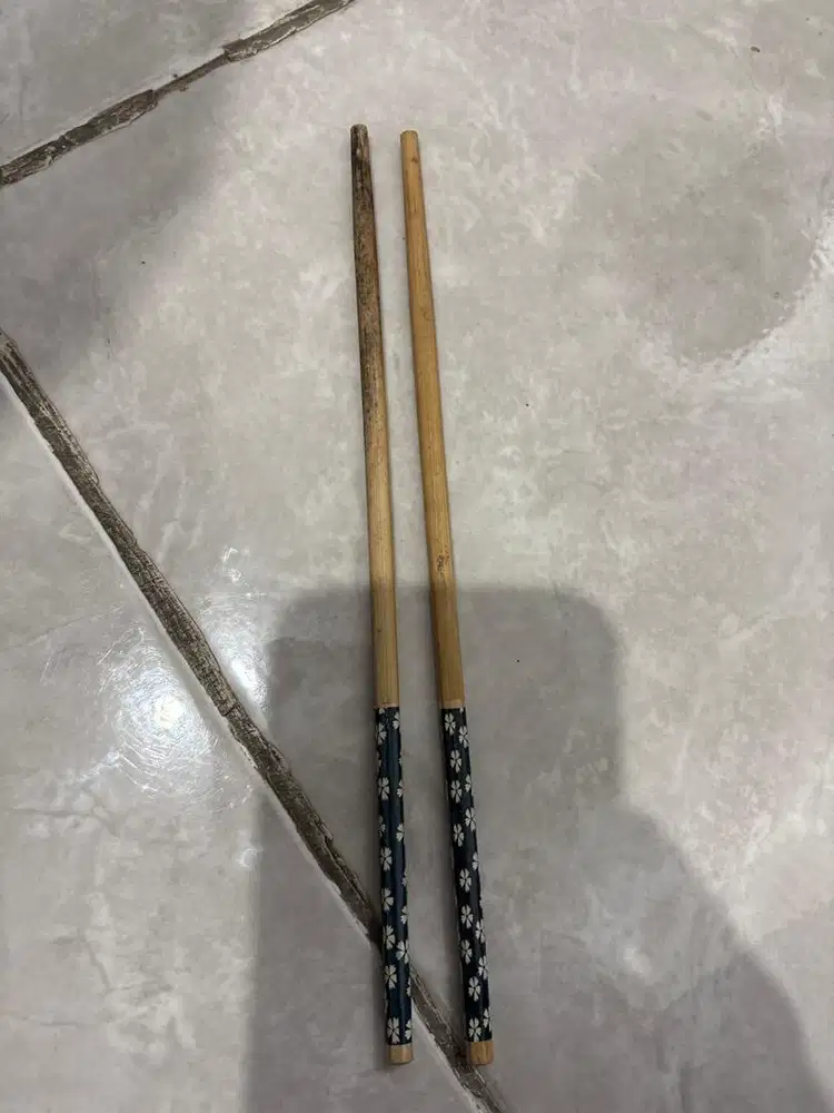 Sumpit buat makan mi