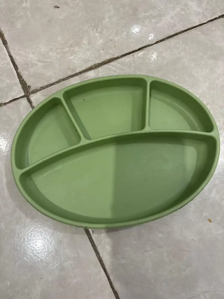 Piring hijau anak