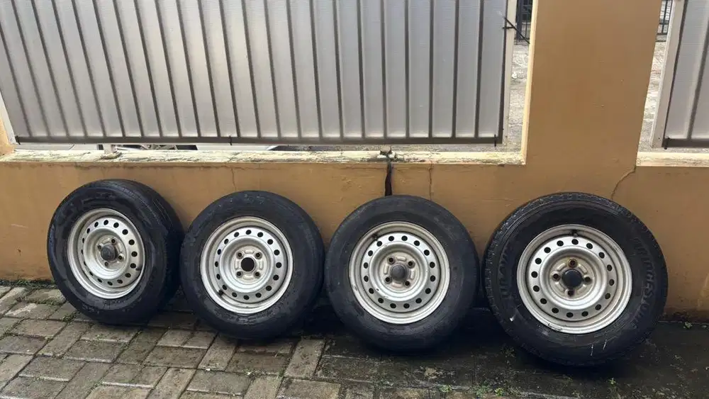 velg kaleng ring 13 pcd 100 ban masih bagus