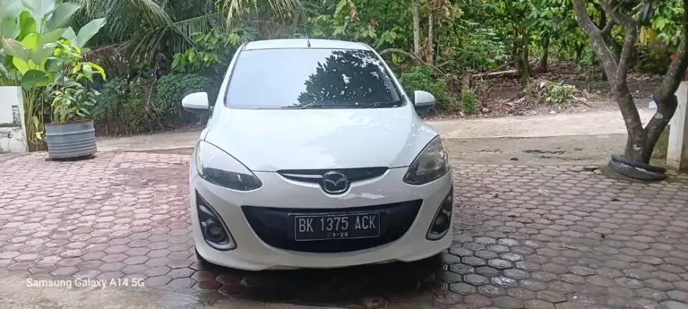 Dijual cepat mazda 2