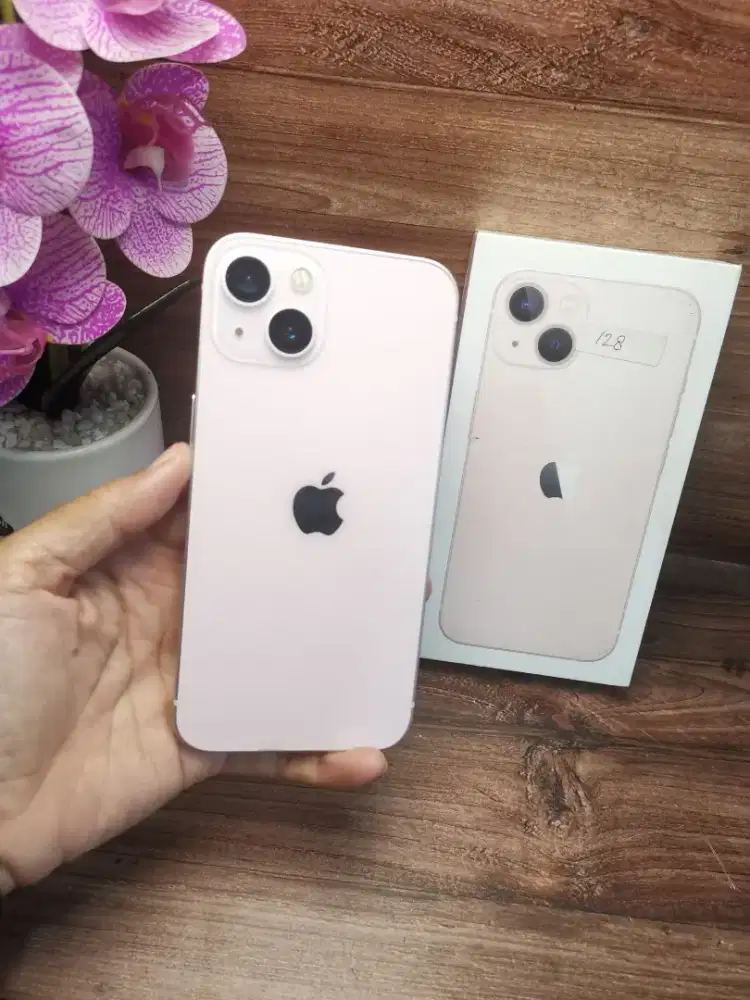 Iphone 13 pink 256 gb mulus 99% fullset original garansi resmi ibox