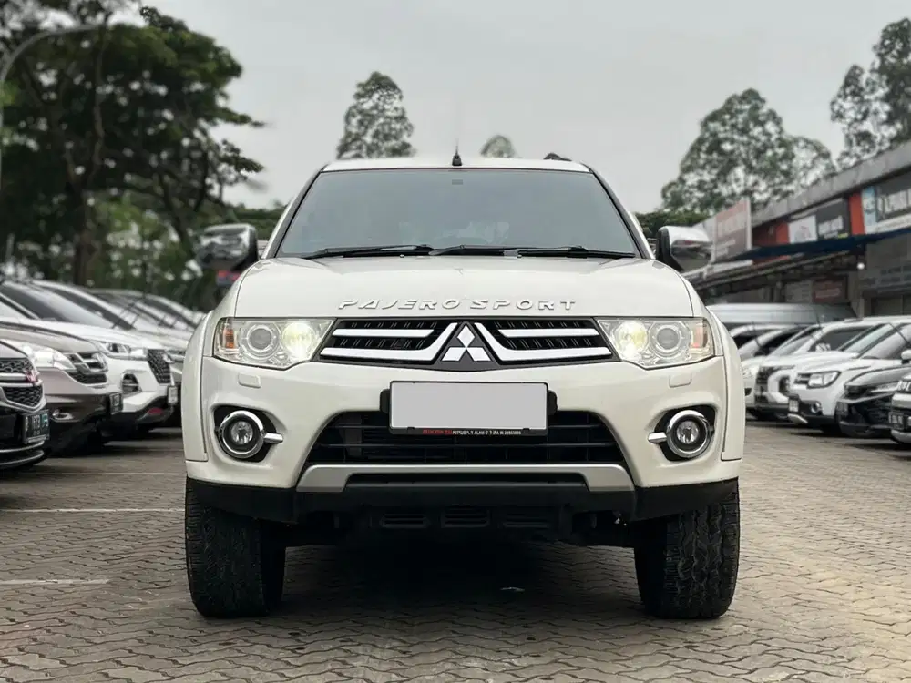 TERMURAH MITSUBISHI PAJERO SPORT DAKAR AT 2014 PUTIH
