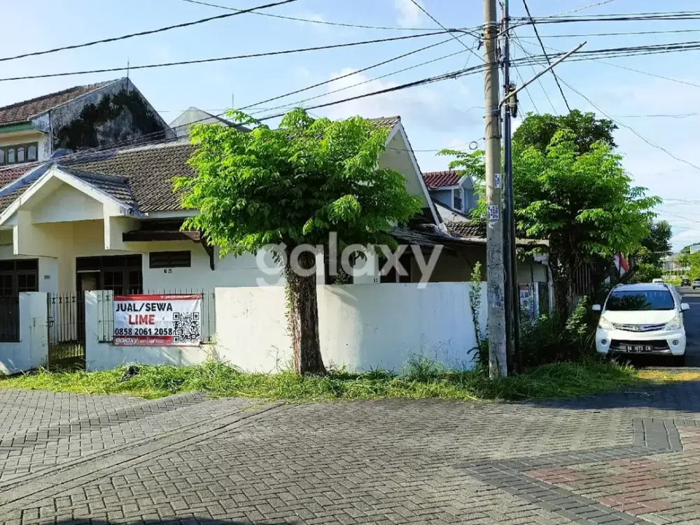 Rumah Griya Babatan Mukti Hook, Row Jalan Lebar