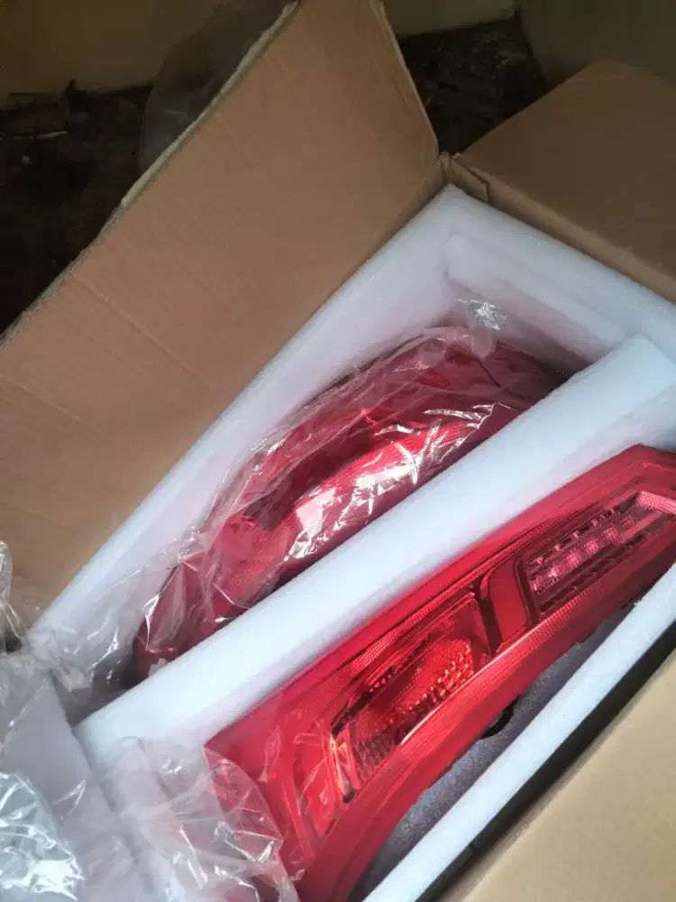 Lampu rem belakang almaz