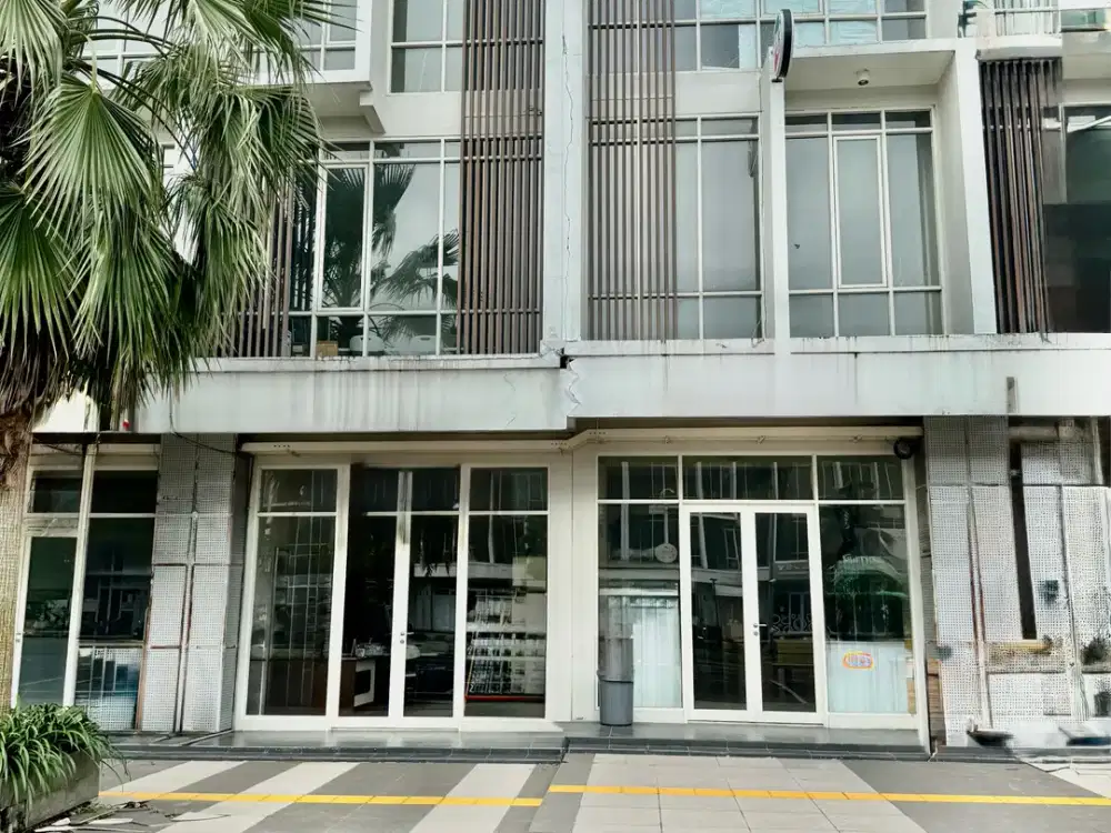 DISEWAKAN RUKO NORTHWEST CITRALAND 3 LANTAI KOSONGAN