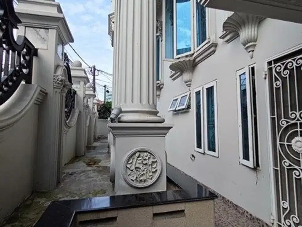 Lux Mewah Jual Rumah 4,5 Lt. di Komplek Mangga Dua Selatan Strategis Akses ke Bandara Soekarno-Hatta, Pelabuhan Tanjung Priok, ITC Mangga Dua