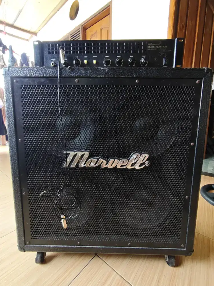 Ampli bass Marvell blackhead 300
10×4