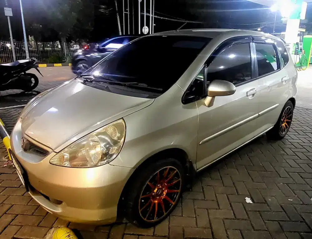 Jazz 2004 IDSI At pribadi tinggal pakai mau ganti mobil besar