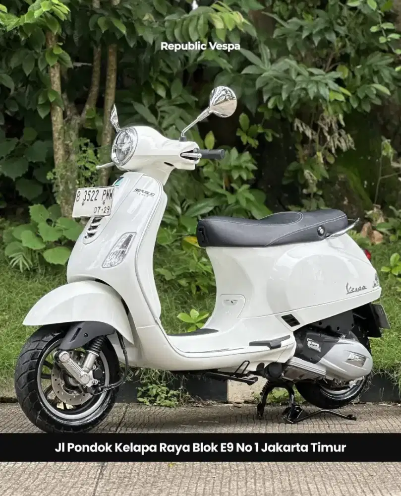 JUAL CEPAT PIAGGIO VESPA LX 125 IGET LED THN 2024 PERFECT CONDITION