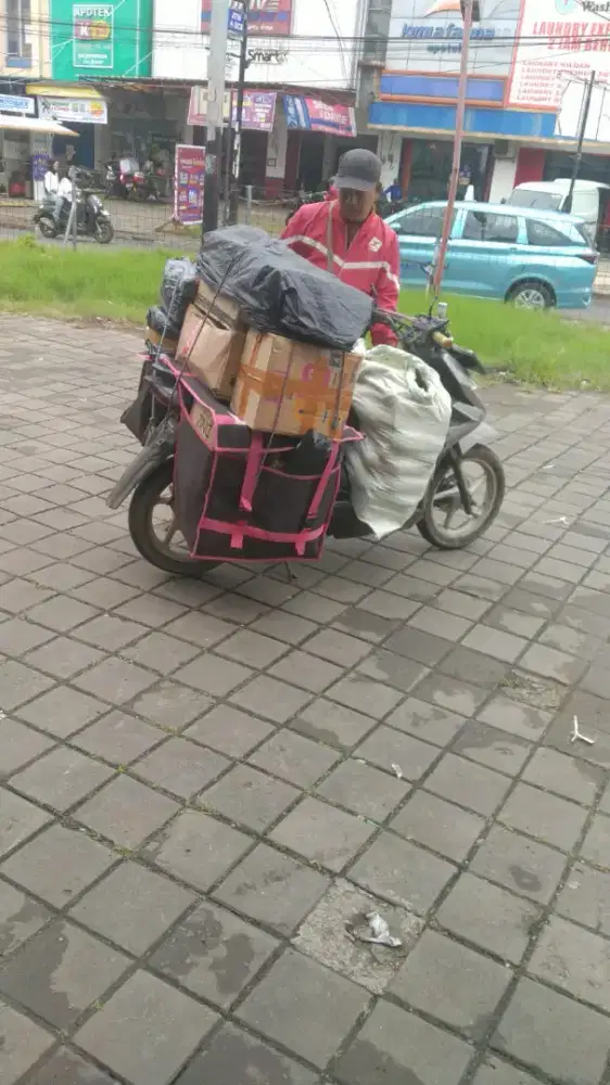 Dibutuhkan kurir paket area Ciputat Timur