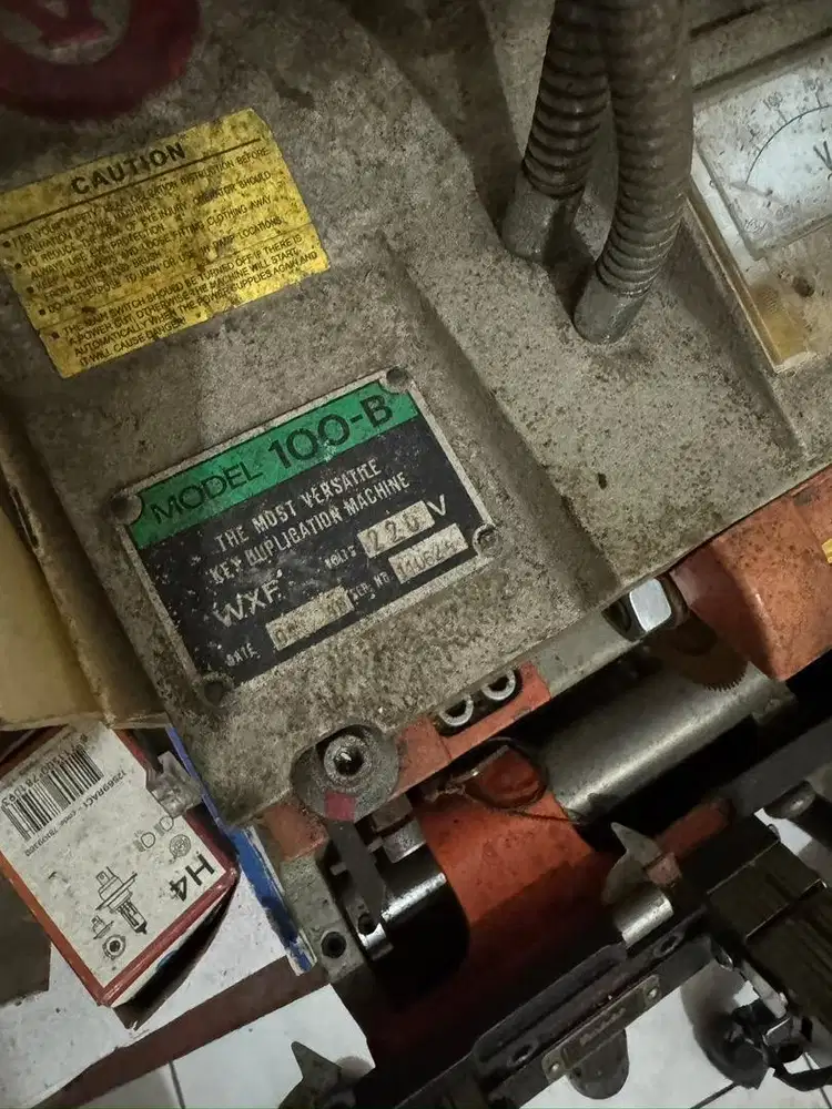 Mesin duplikat kunci wenxing model 100-B