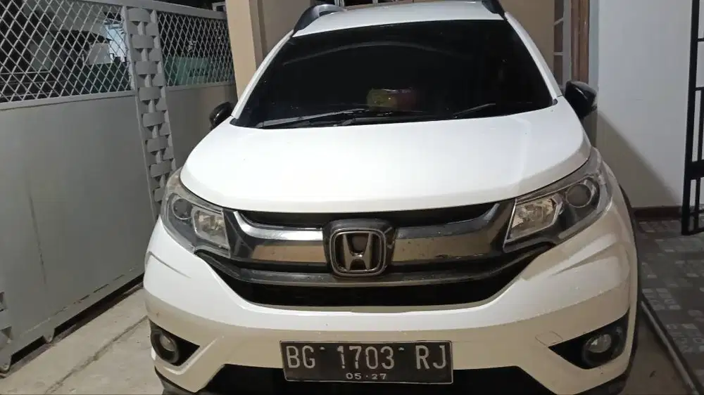 Min mobil brv 2017 automatic . 150 . Gas lah .