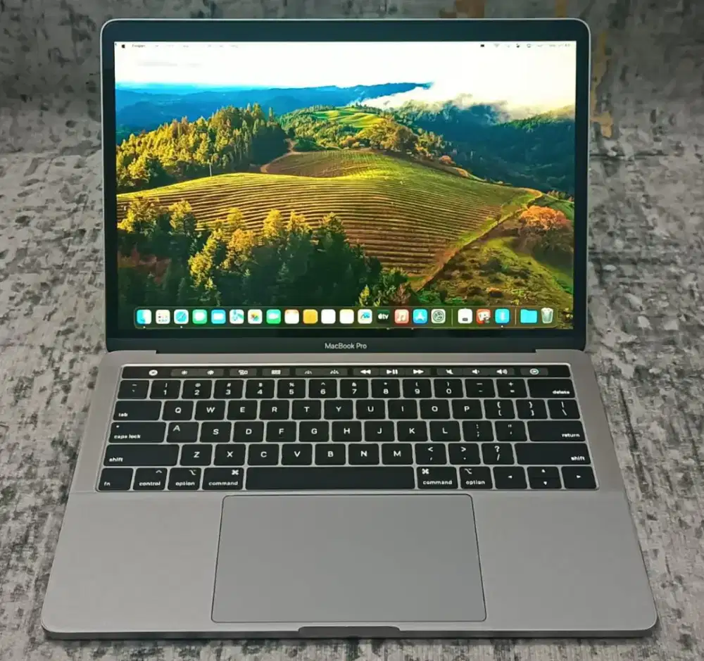 MacBook Pro TouchBar 13 2019 Core i7 16GB 512GB Gray iBox Like New