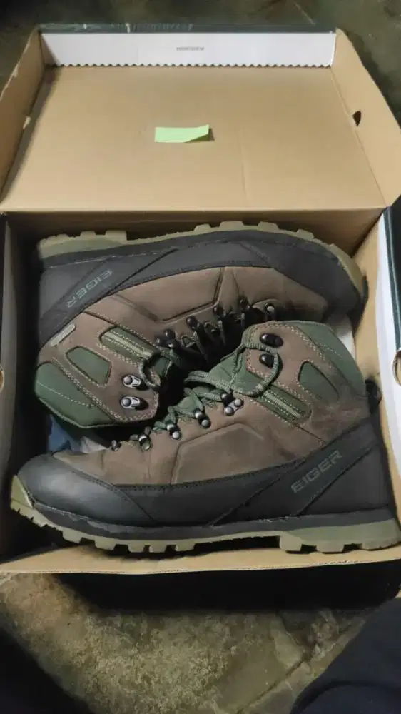 BU gaiss ayoo sepatu hiking