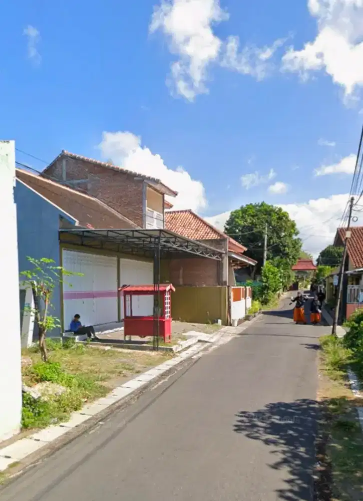 Toko 2 Kios, Depan SMPN 2 Banyuwangi