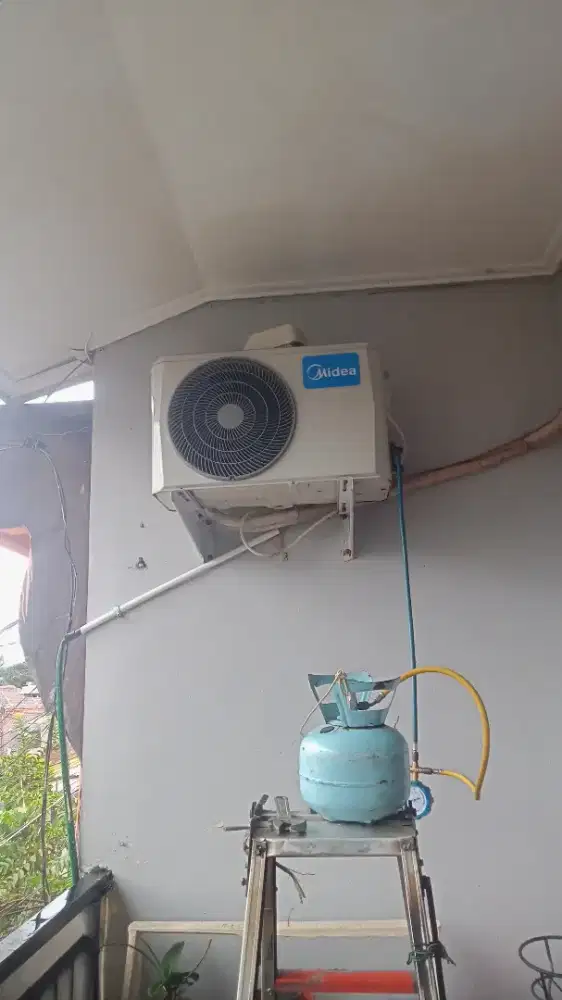 Jasa service ac,cuci ac,isi freon, bongkar/pasang, perbaiki kulkas dll