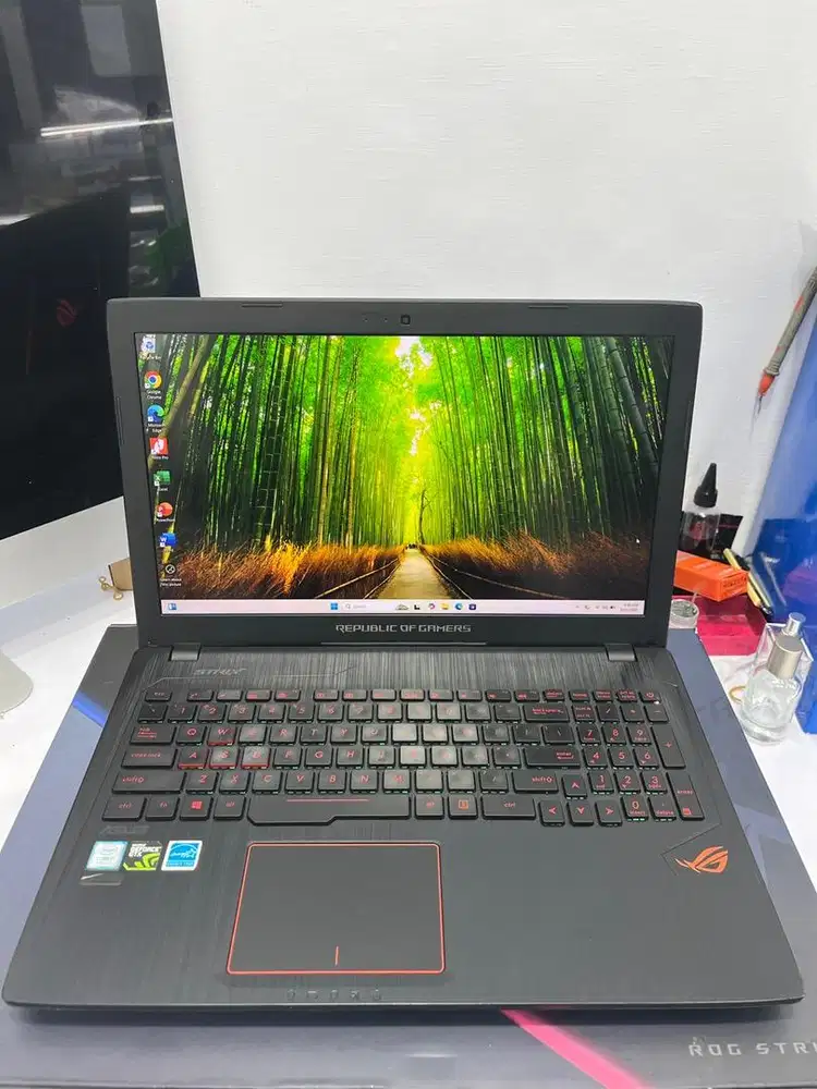 Laptop asus rog strik