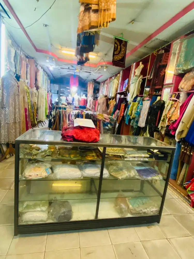 etalase bekas masih bagus