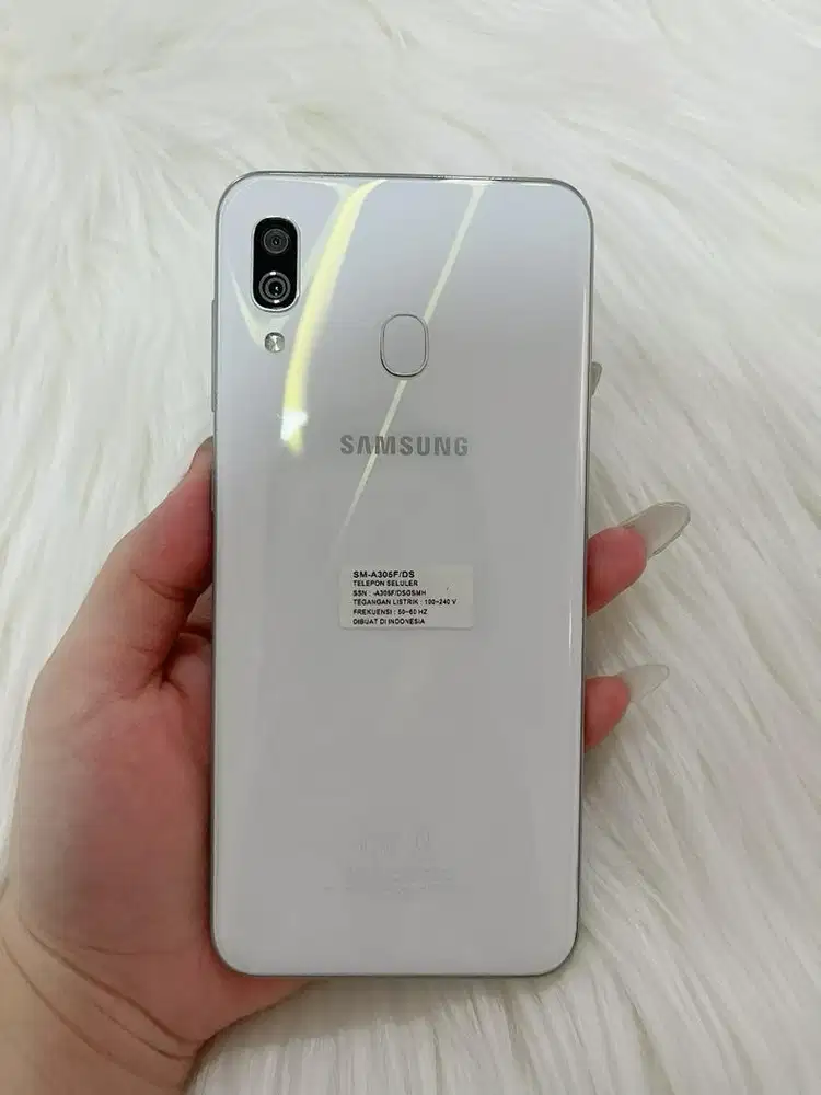 Samsung A30 White 64GB 99% Mulus Resmi Samsung