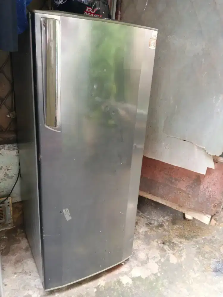 Freezer 6 Rak merk LG Normal