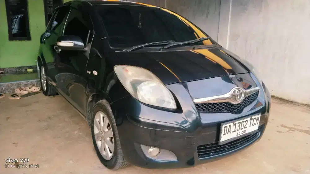 Toyota yaris J manual 2010