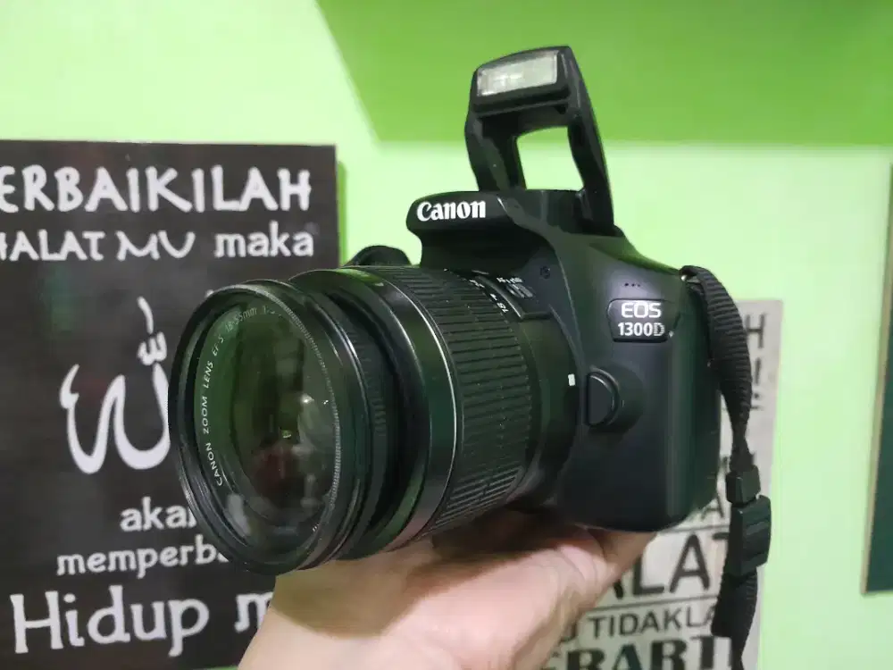 Kamera dslr Canon 1300D Wifi