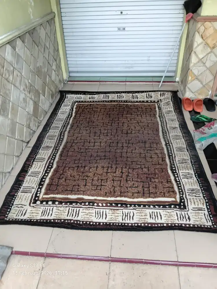 Karpet permadani bekas bagus