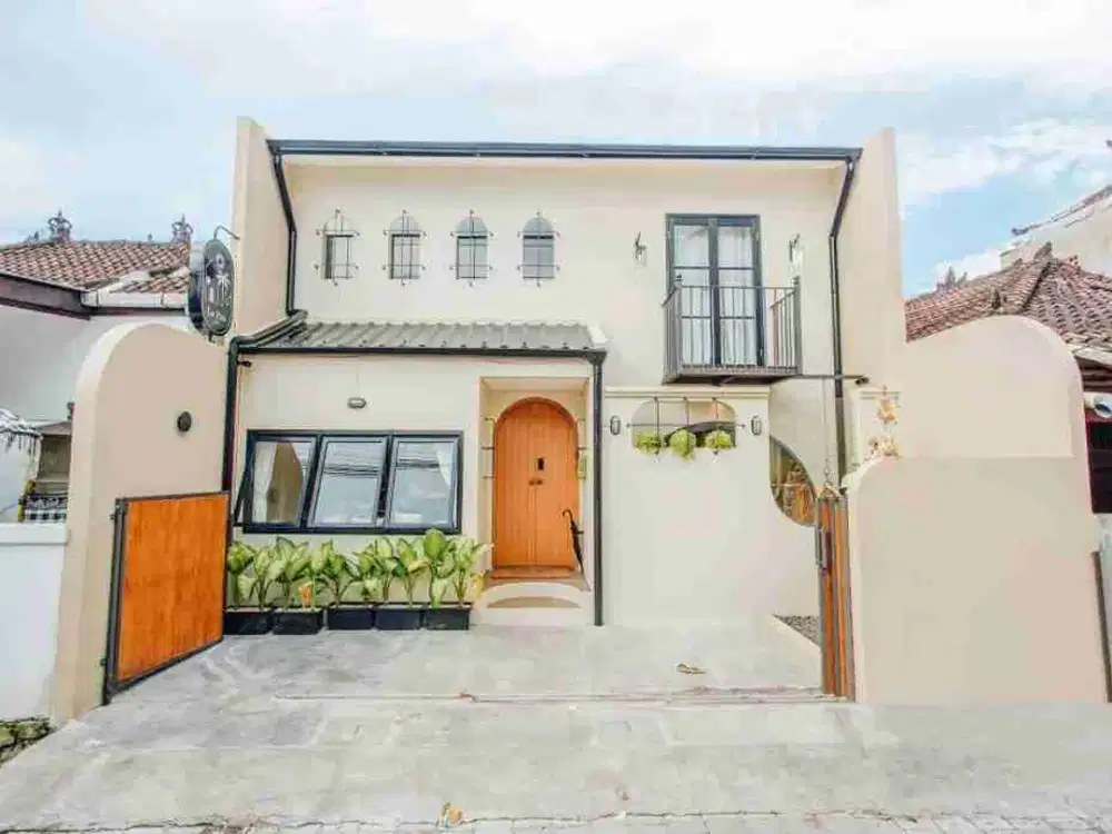 Rumah Modern Mediterania Area Berawa Canggu