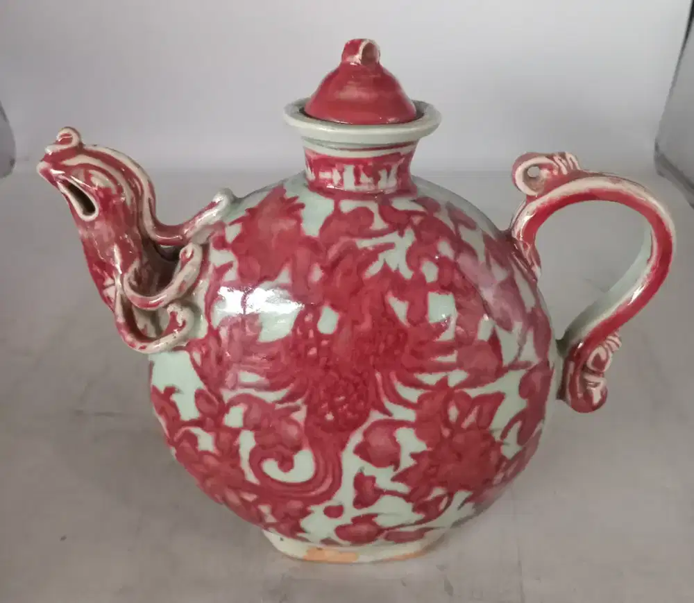 Botol ming merah lawas