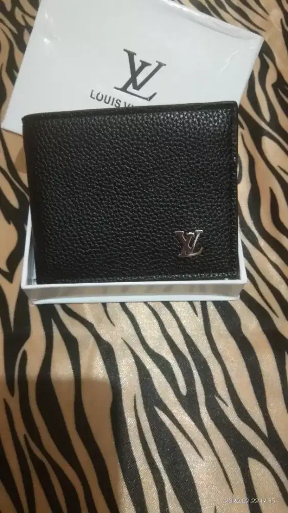 Dompet Pria warna Hitam Baru lengkap dengan box